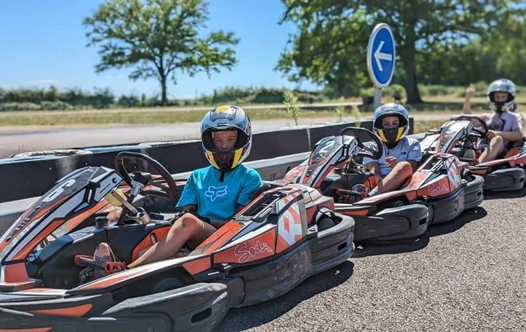 Pratiquer le karting en famille et entre amis
